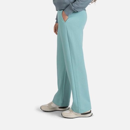 RLNWP21_73M_RGB72DPI_-04-1024x1024-b7bf677f-77d3-48c2-b49f-910f580767f0